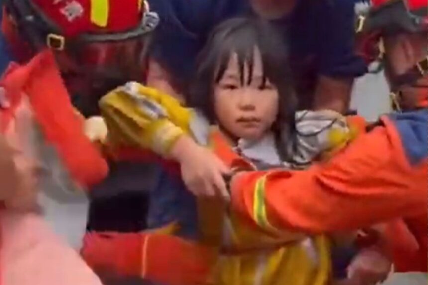 Firefighters in China Rescue 8-Year-Old Girl