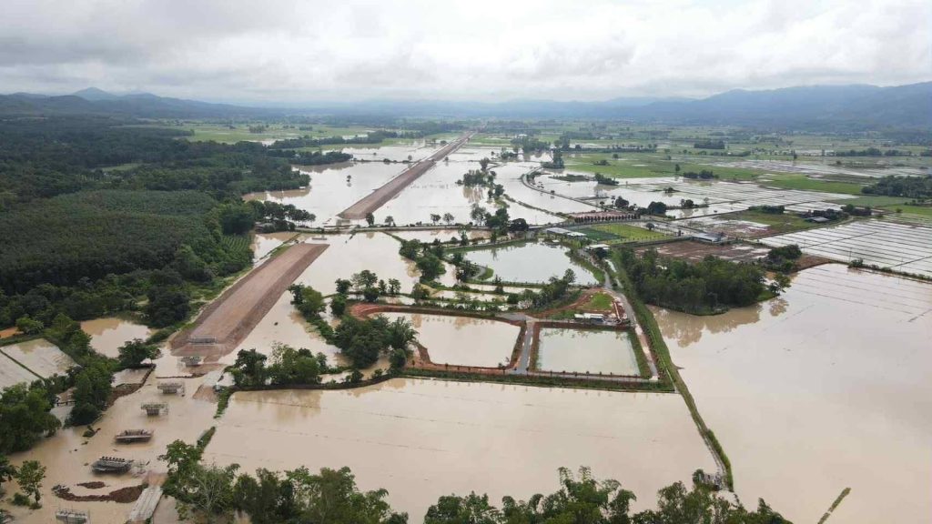 Flooding Chiang Rai Waterford Golf Course