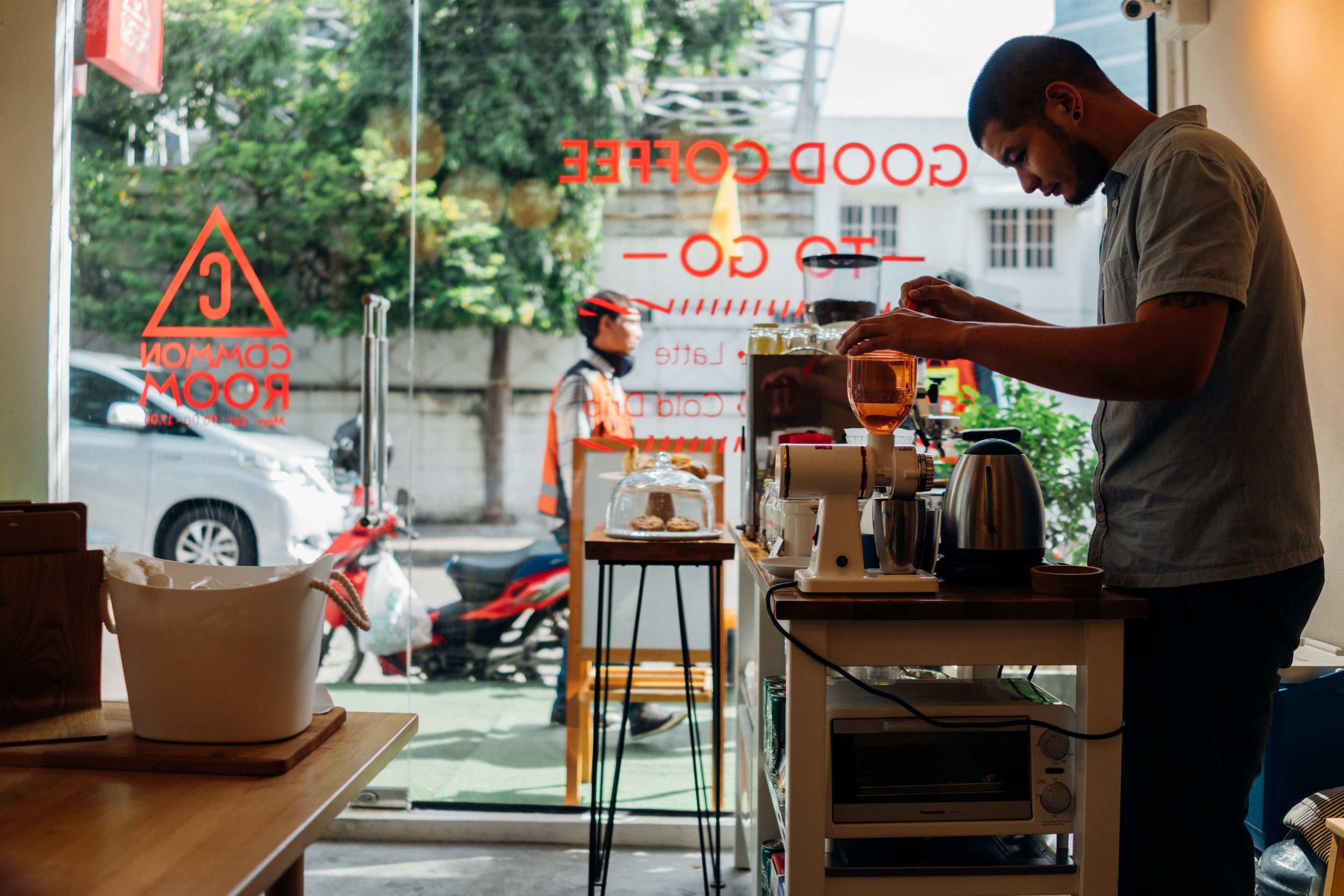 Starbucks Faces Fierce Competition in Thailand