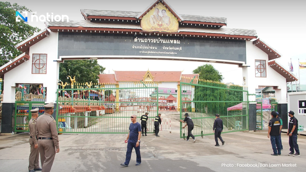 Thailand bans tourists from crossing land borders into Cambodia