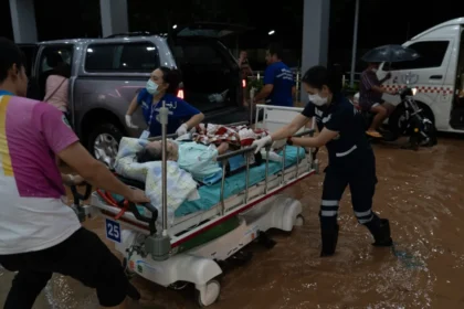 Flash Floods Force Hospital Evacuations in Northern Thailand