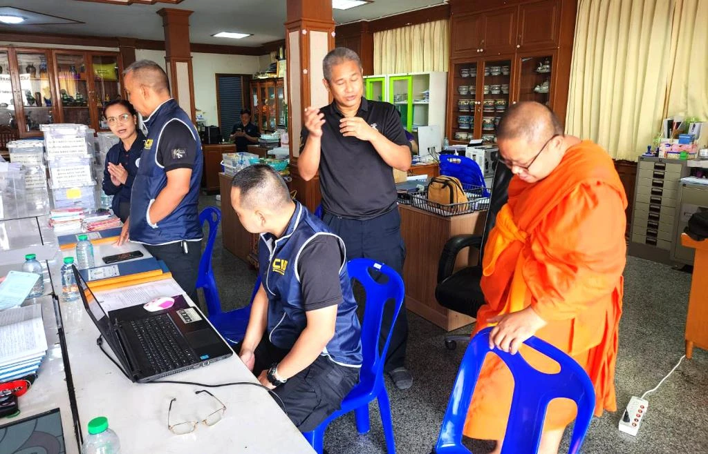 Police Inspect Wat Tha Luang Temple Assets