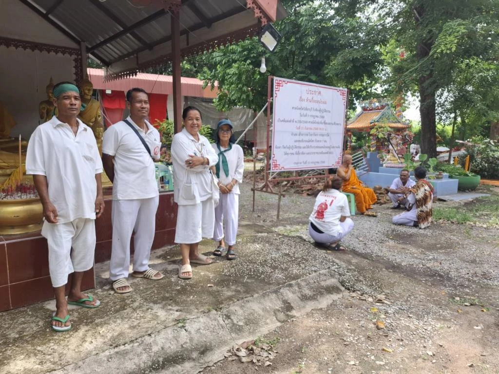 Temple Protestors in Phetchabun Set Fire to Excavator