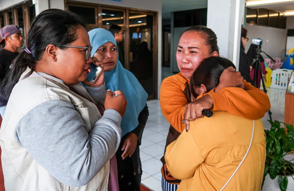 Ferry Sinks Bali