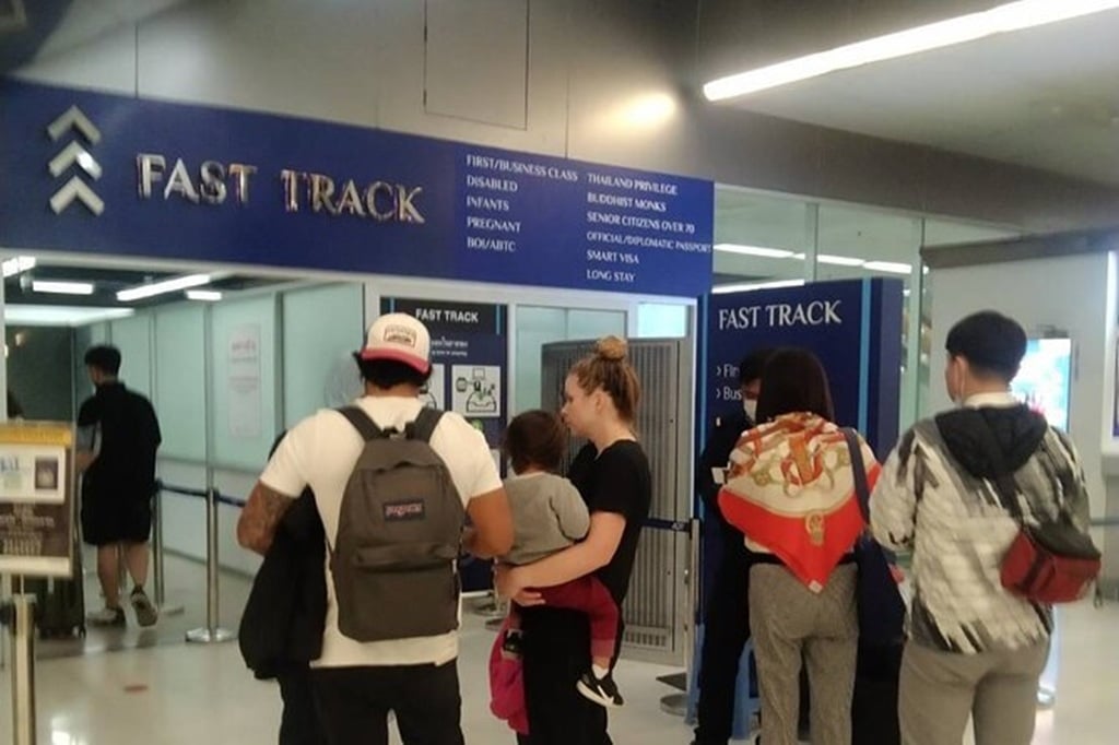 Thailand Opens Immigration Fast Lanes for Students at Airports
