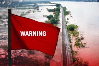 Chiang Rai Puts Up Red Warning Flags Along the Kok River as Water Levels Increase