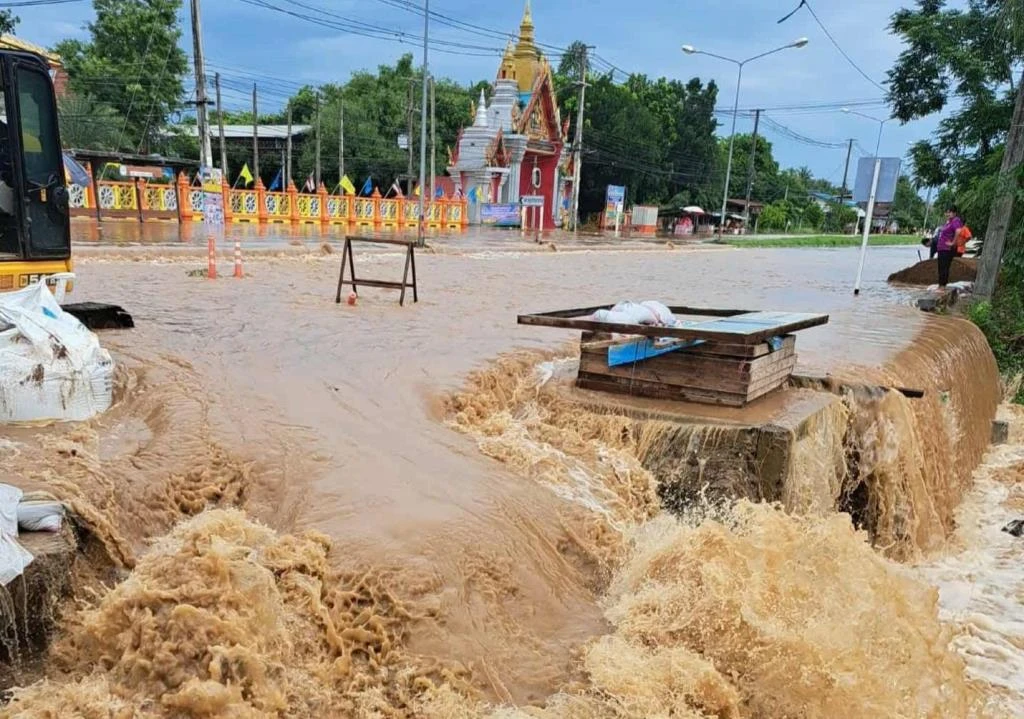 flooding Sukhothai