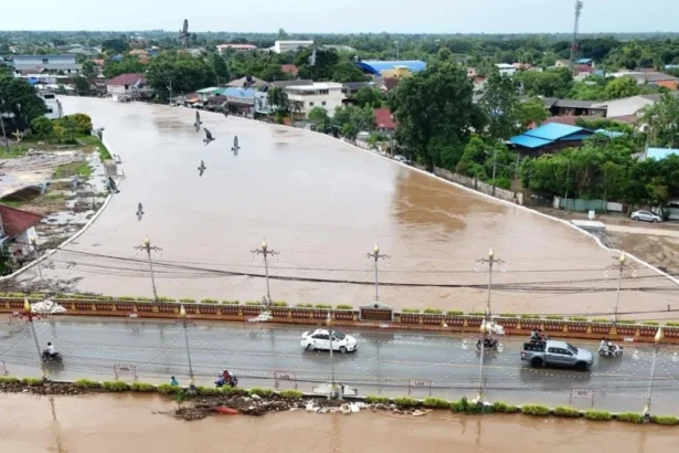 flooding Sukhothai