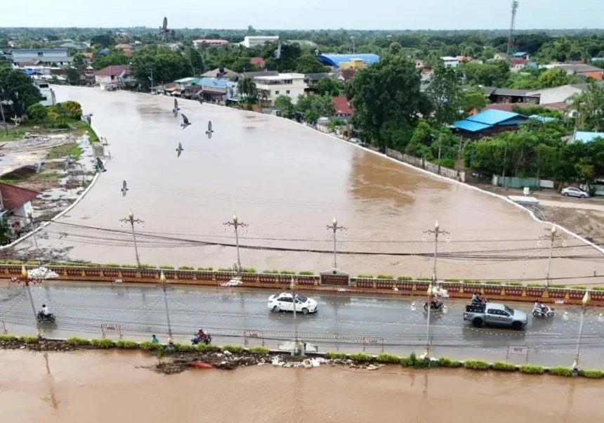 flooding Sukhothai