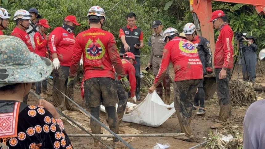 Rescue Workers Recover 2 More Dead Bodies from Mud Slide Chiang Mai