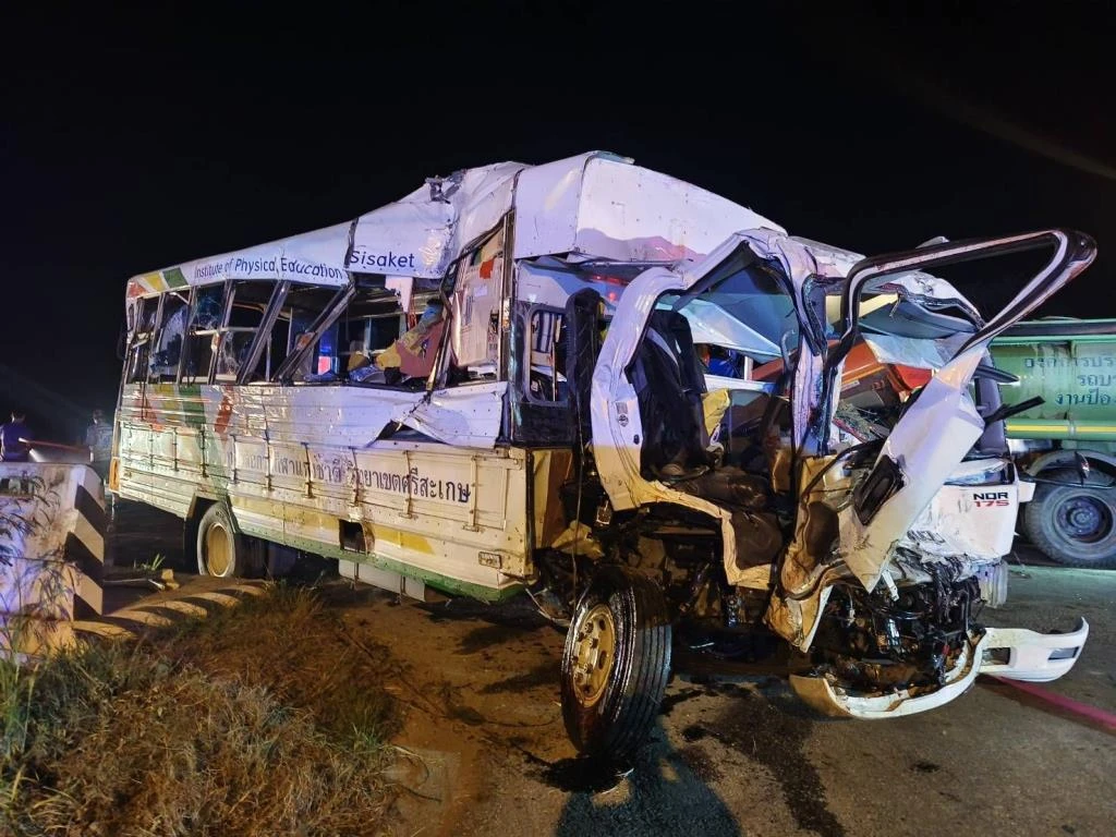School Bus Crashes in Phitsanulok 