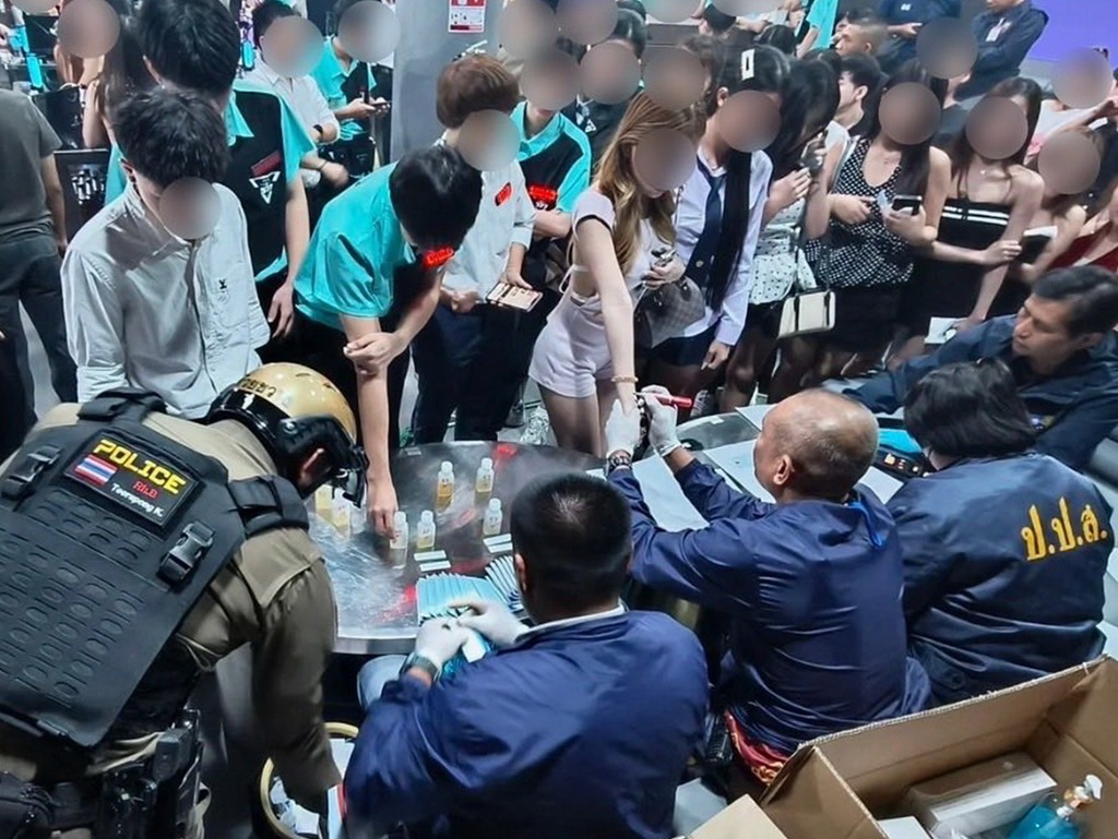 Chinese Arrested, Pub Raid Bangkok
