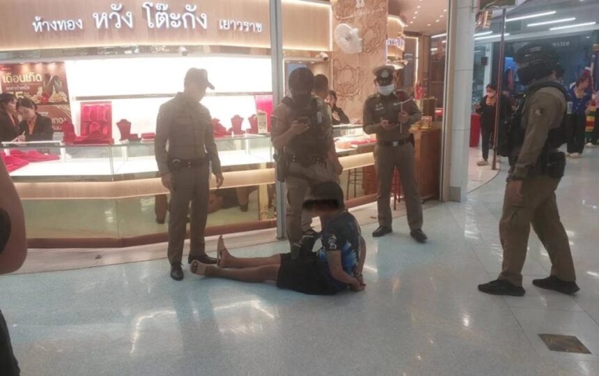 Theifs Plan to Rob Gold Jewellery Shop Goes Terribly Wrong