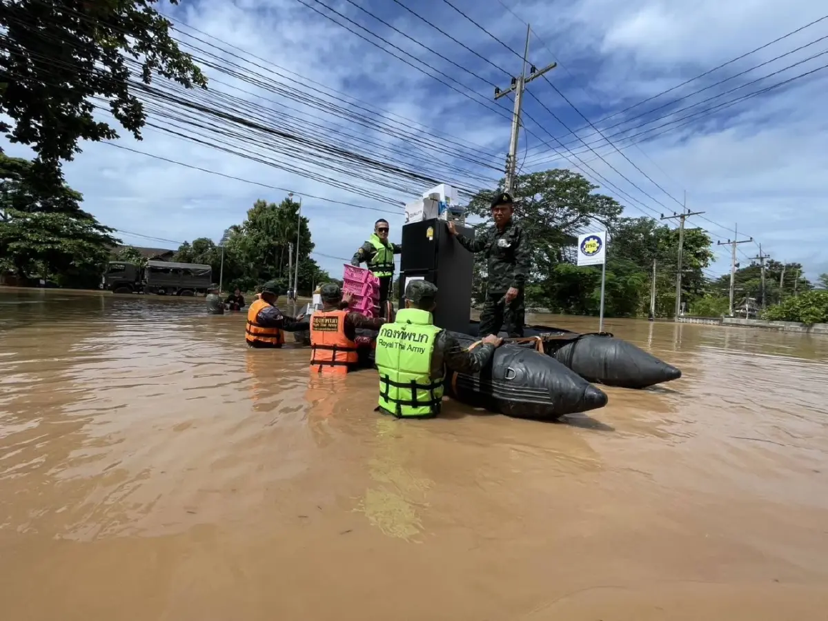 Yom River Overflows in Phrae