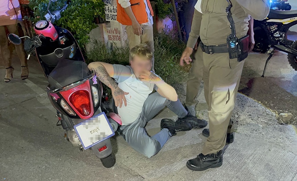 Angrey Crowd Attacks Brit in Pattaya