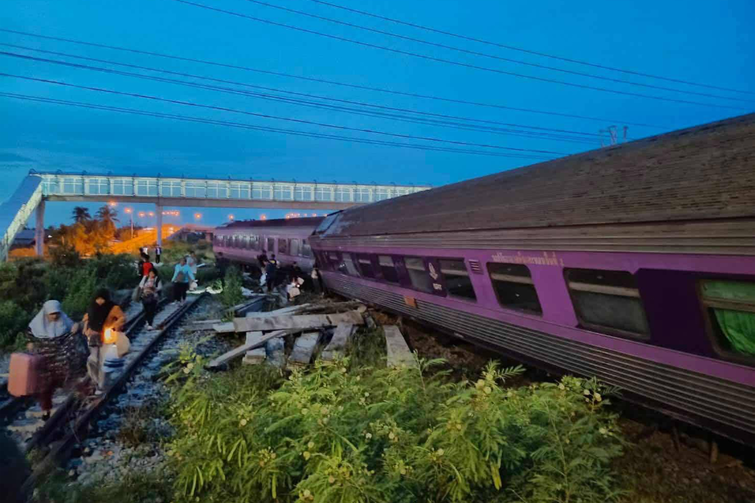 Bangkok Bound Passenger Train Derails