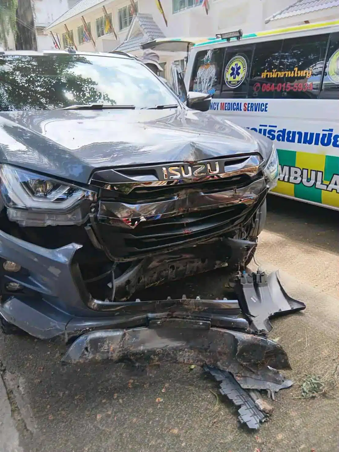 Elderly man, 68, struck by pickup inside Chiang Rai temple, later dies in hospital