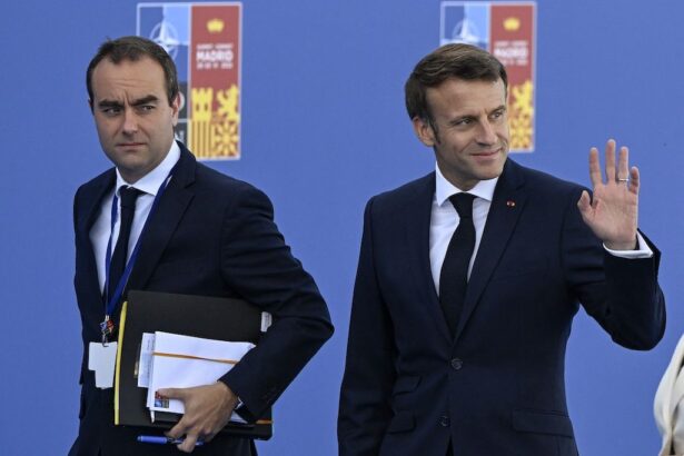 Macron Picks Lecornu as Prime Minister as France’s Debt Crisis Deepens