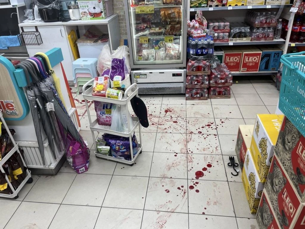  Convenience Store Employee