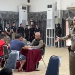 Police Bust Teenagers Making Kratom Syrup for Sale Online