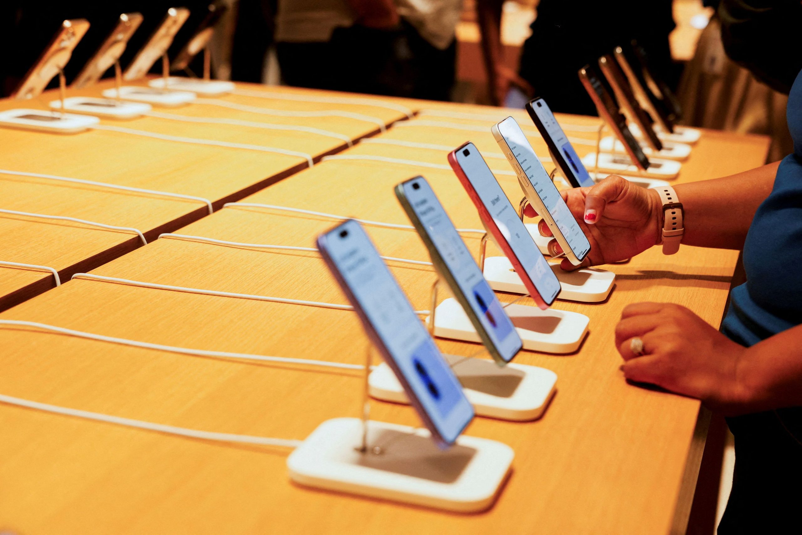 iphone 17 price