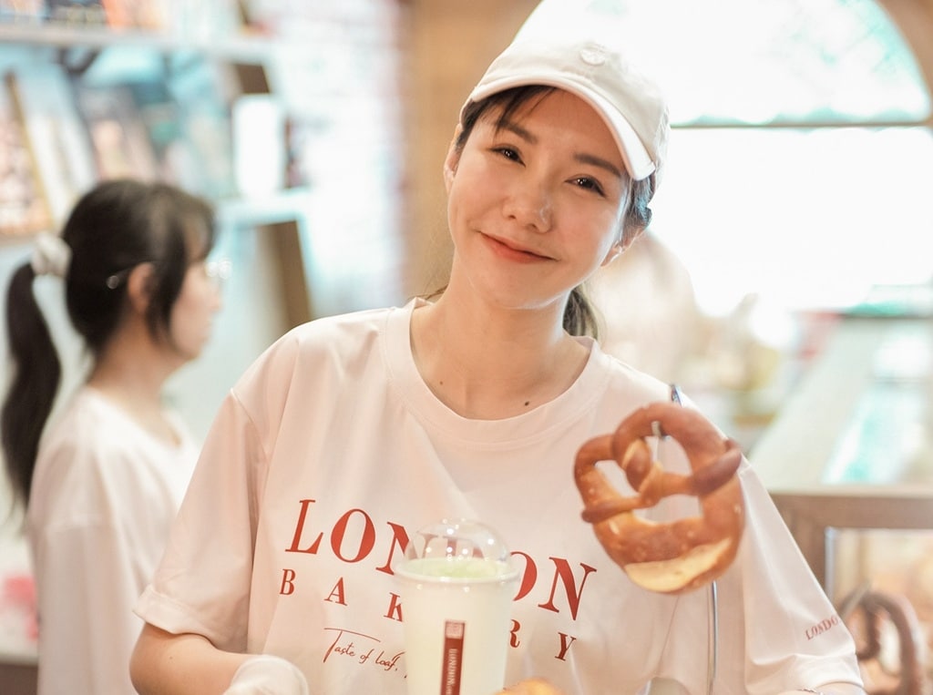 Chiang Mai Bakery Dispels 4-Cheese Pretzel Mould Claim