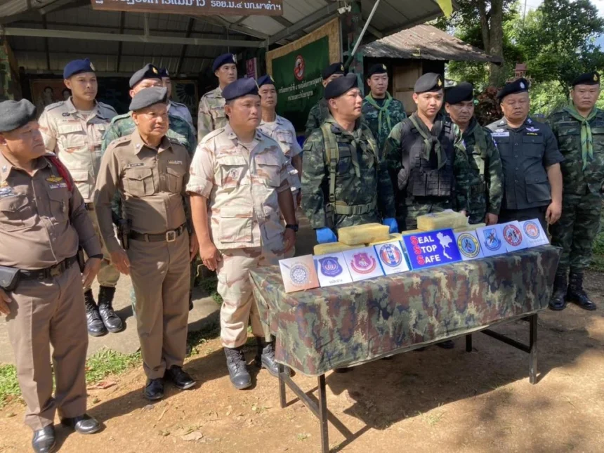 Chiang Mai Soldiers Stop Meth Smuggling