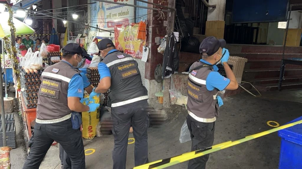 Police Officer Shoots and Kills Egg Vendors Then Himself