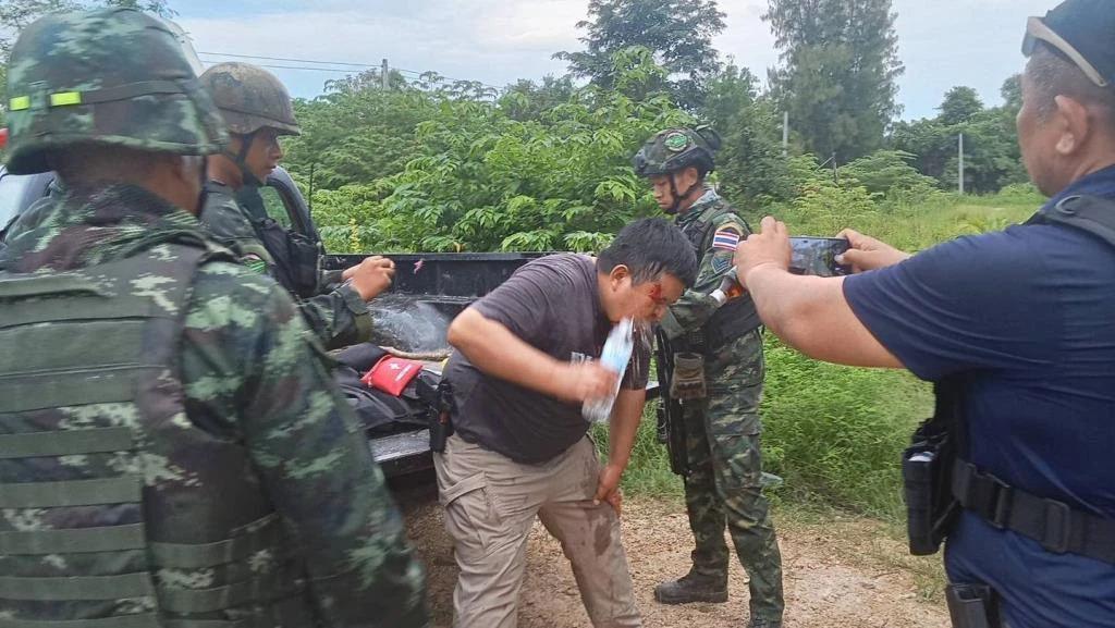 Thailand's Riot Police Fire Tear Gas and Rubber Bullets at Cambodian Protesters 