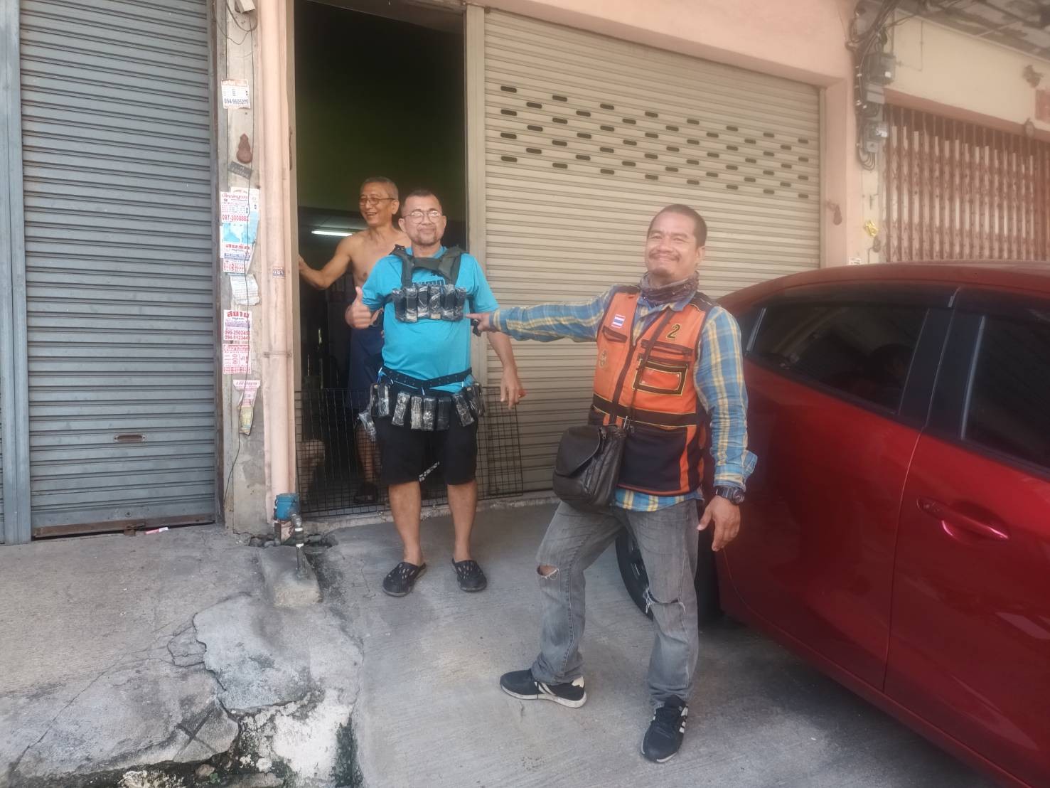 Bangkok Civil Defence Responds After Mans Workout Vest Sparks Bomb Scare 