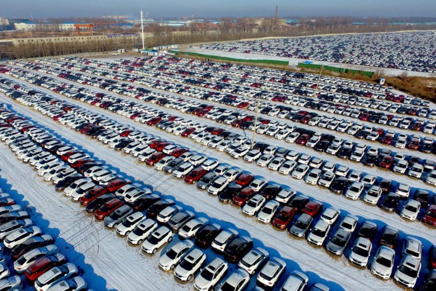 Oversupply in China’s Car Market Puts Economy at Risk