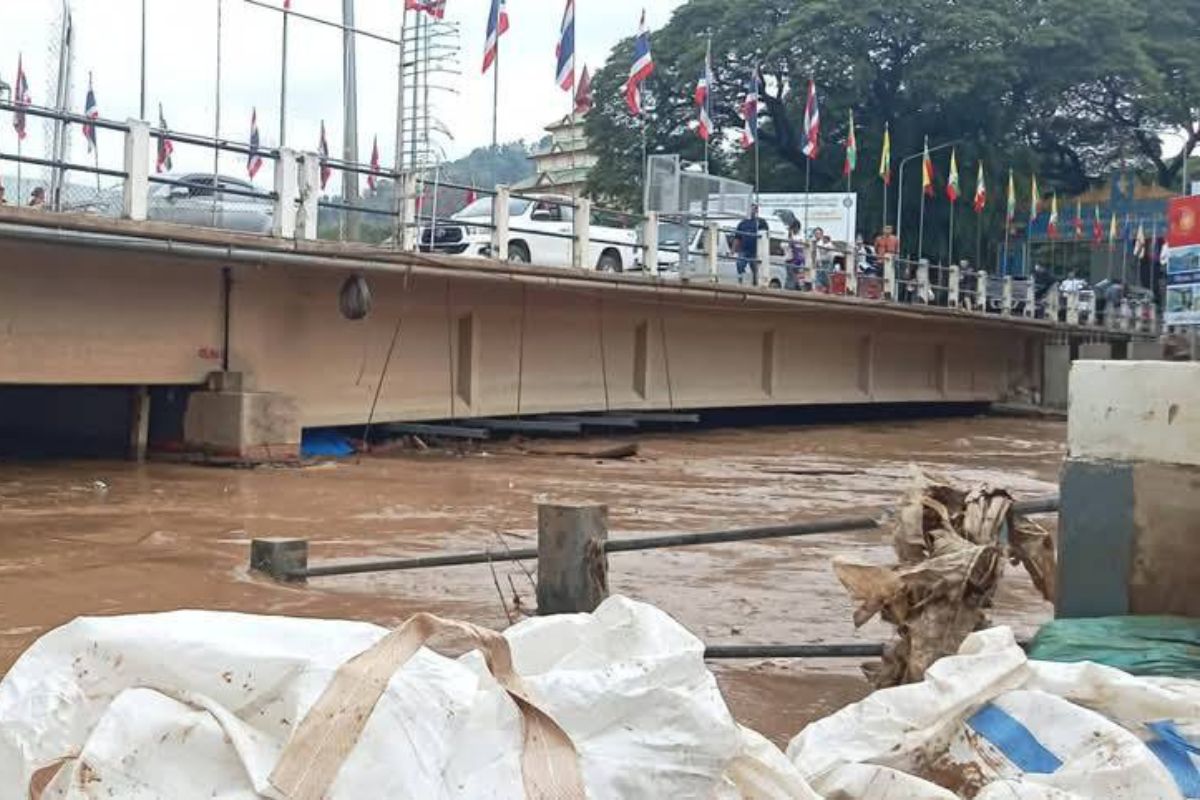 Mae Sai flood Warning
