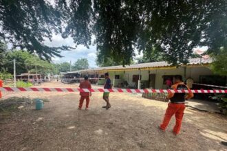 Husband Shoots His Wife, Then Himself in Front of Daughter