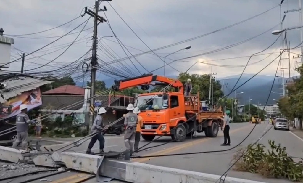 Pickup, power poles, Chiang Mai