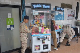 Police Clampdown on Coin-Operated Claw Machines in Chiang Rai