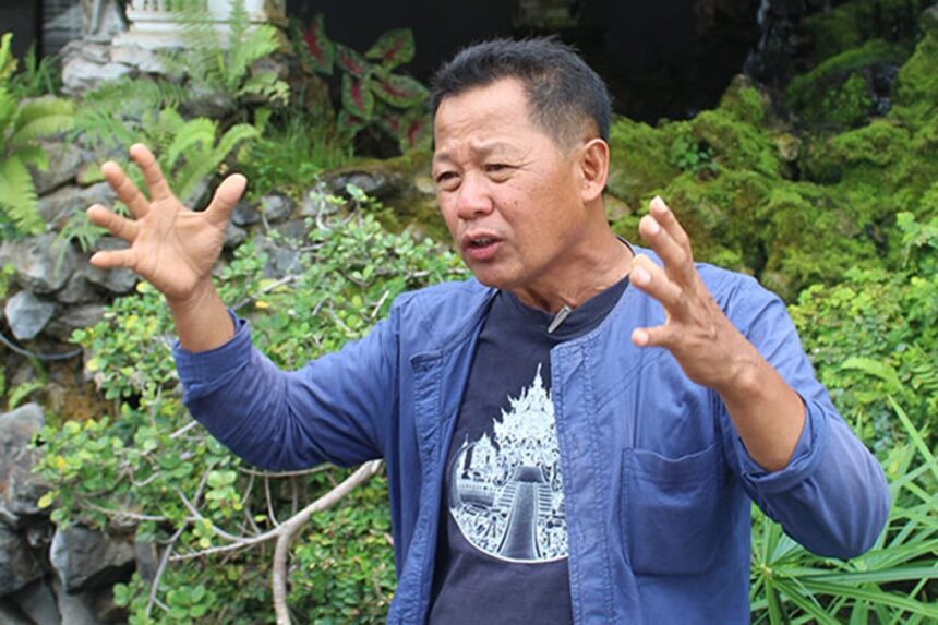White Temple Artist Chalermchai Vents His Frustration Over Deceiving Monks
