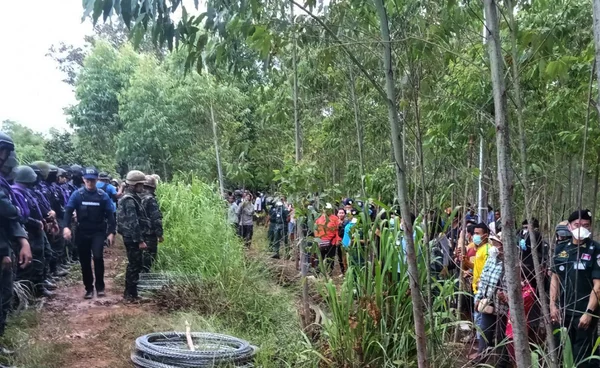 Thailand's Riot Police Fire Tear Gas and Rubber Bullets at Cambodian Protesters 