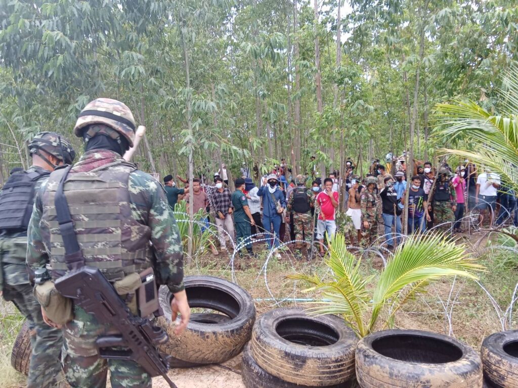 Thailand's Riot Police Fire Tear Gas and Rubber Bullets at Cambodian Protesters 