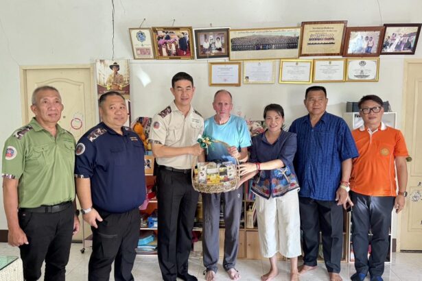 Tham Luang Cave Rescue Hero Vern Unsworth Head Home From Hospital