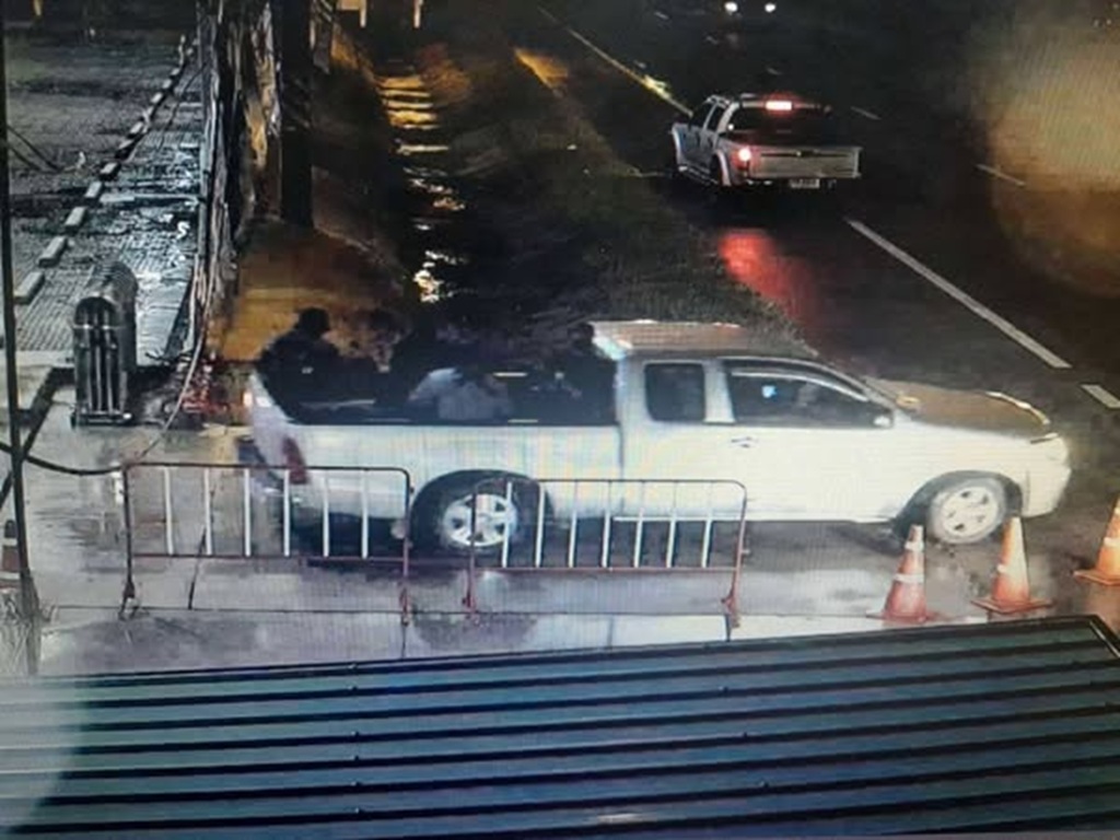 Armed Men Steal $740,000 Worth of Gold 