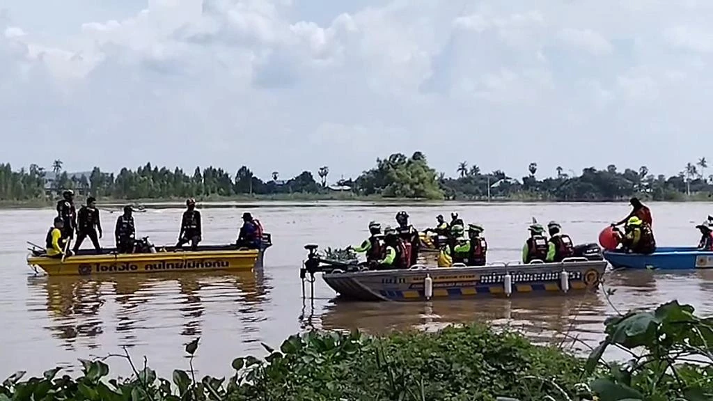 Rescue Workers Search for Missing Diver