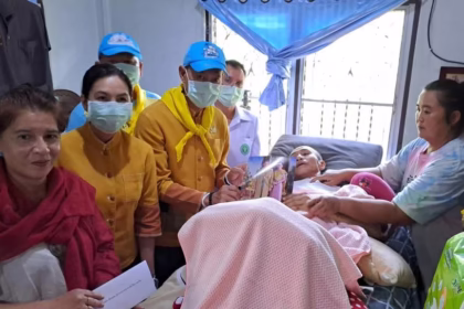 Chiang Mai Governor Visits Bedridden Tham Luang Cave Rescue Hero