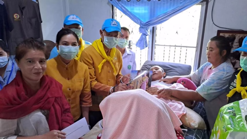 Chiang Mai Governor Visits Bedridden Tham Luang Cave Rescue Hero