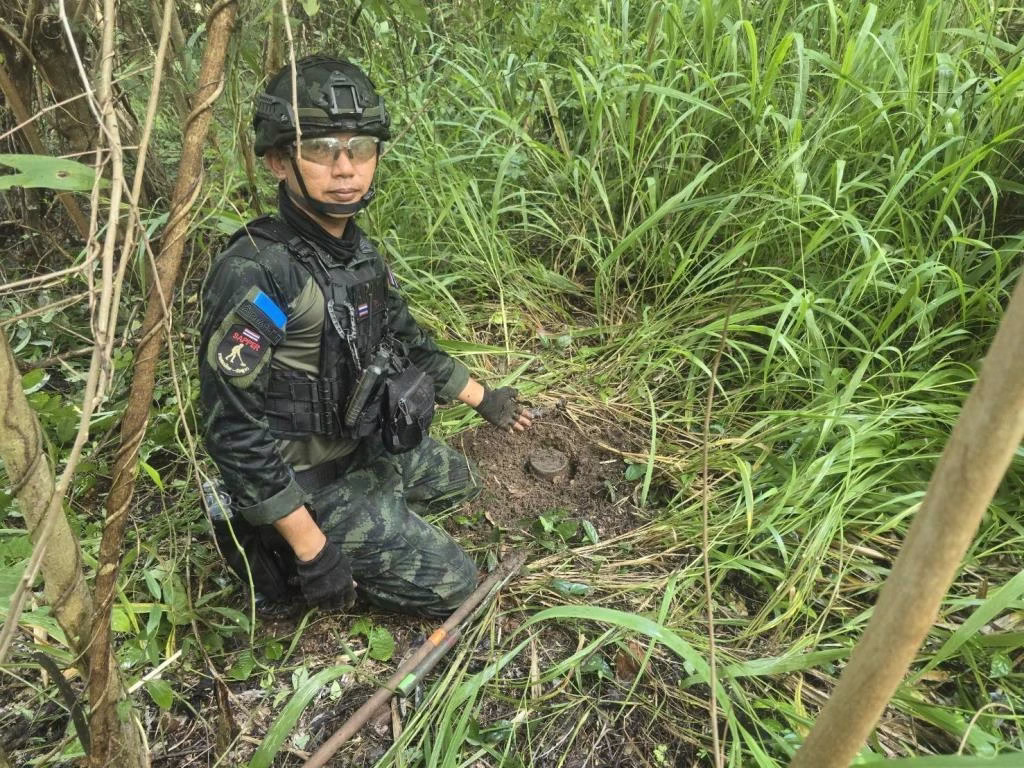 Army Sappers Discover Live Anti-Perssonel Mines 