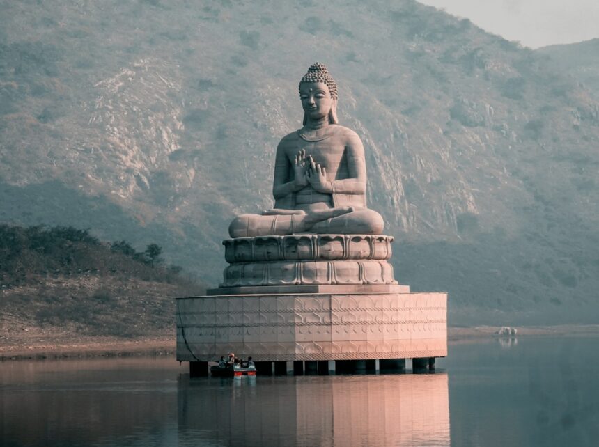 Buddhism and The Origins of the Buddha Statue in India