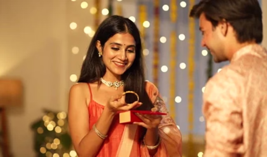 Giving Gold During Diwali 2025