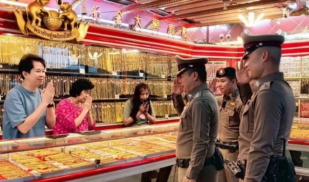 Police Step Up Security on Gold Shops