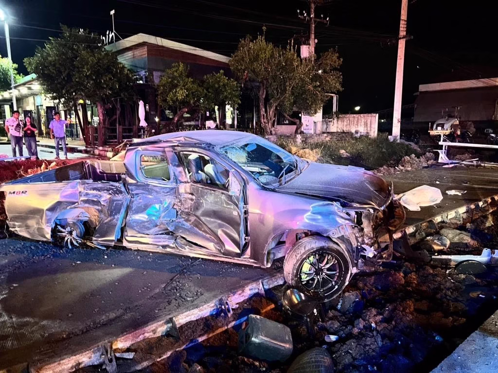 Racing Pickups Crash Killing 3