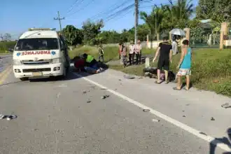 Motorcycle Rider Dies After Crashing into Mazda Pickup in Chiang Rai