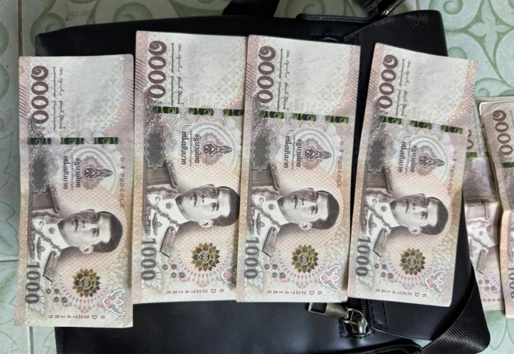 counterfeit 1,000 baht banknote